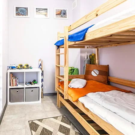 Riwiera Dla 2 Par I 2 Dzieci, 300 M Od Plazy アパート