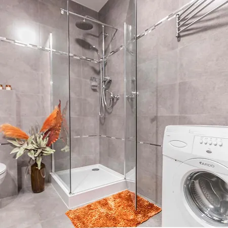 Riwiera Dla 2 Par I 2 Dzieci, 300 M Od Plazy