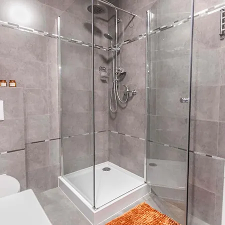 Riwiera Dla 2 Par I 2 Dzieci, 300 M Od Plazy アパート *