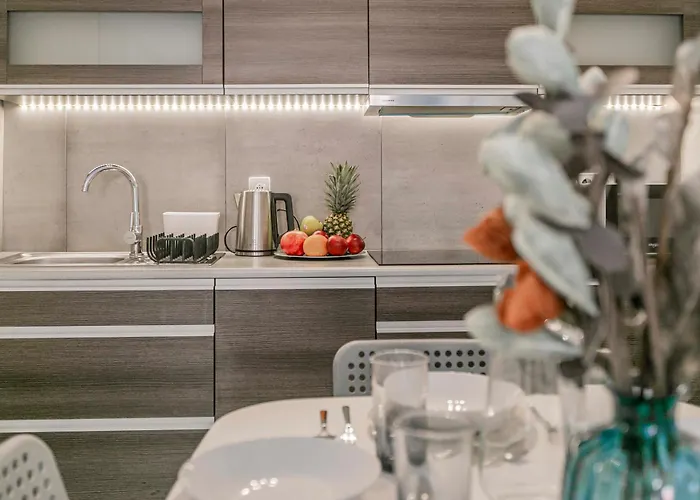 Riwiera Dla 2 Par I 2 Dzieci, 300 M Od Plazy 아파트