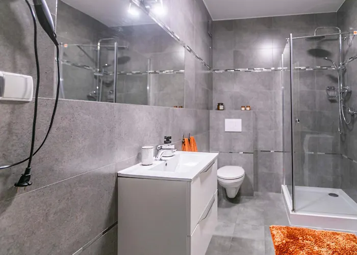 Riwiera Dla 2 Par I 2 Dzieci, 300 M Od Plazy